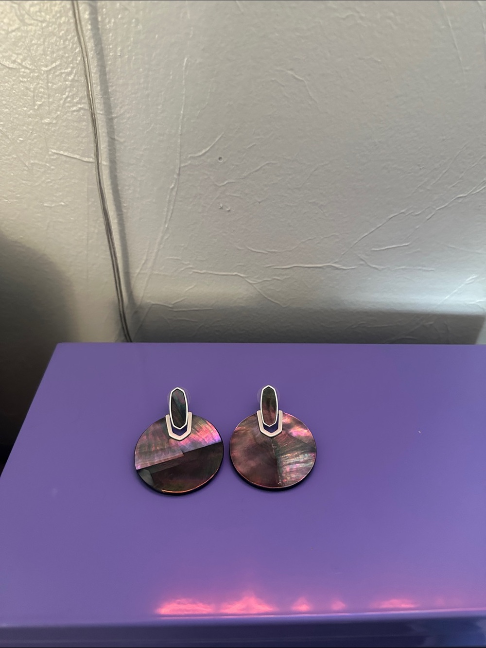 Kendra Scott Iridescent Black-Pink Shell Drop Earrings